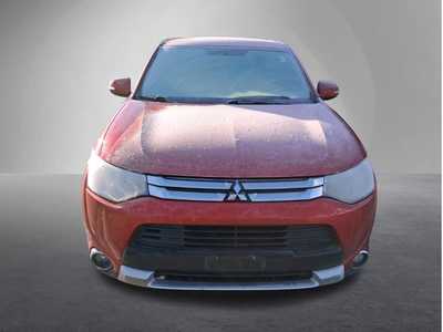 2015 Mitsubishi Outlander, $8500. Photo 2