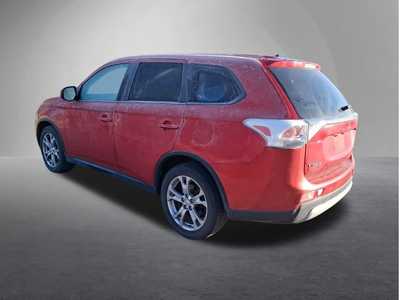 2015 Mitsubishi Outlander, $8500. Photo 3