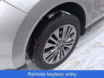 2021 Toyota Venza, $28995. Photo 4