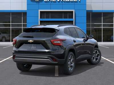 2026 Chevrolet Trax, $25385. Photo 4