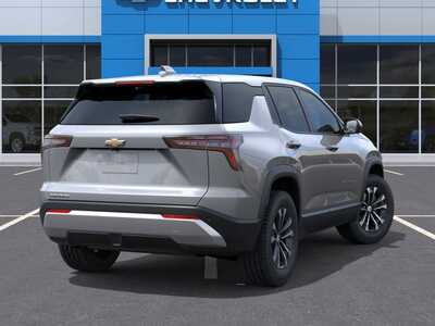 2026 Chevrolet Equinox, $31740. Photo 4