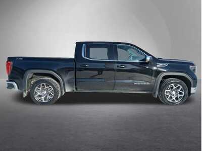 2022 GMC 1500 Crew Cab, $34600. Photo 2