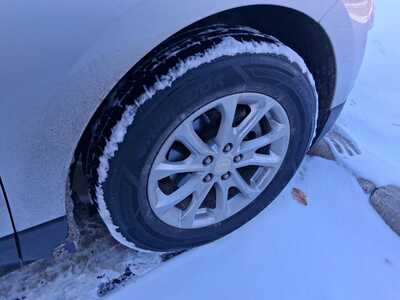 2021 Chevrolet Equinox, $16444. Photo 4