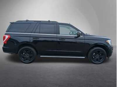 2021 Ford Expedition, $35555. Photo 2