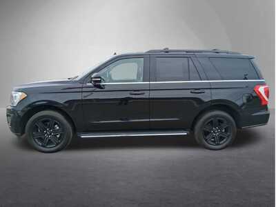 2021 Ford Expedition, $35555. Photo 4