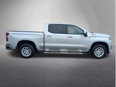 2020 Chevrolet 1500 Crew Cab, $23555. Photo 2