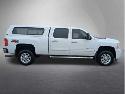 2013 Chevrolet 1500 Crew Cab, $31995. Photo 2