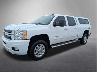 2013 Chevrolet 1500 Crew Cab, $31995. Photo 5