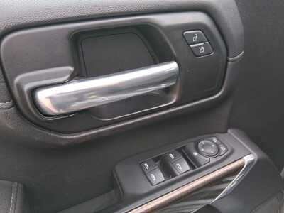 2020 Chevrolet 1500 Crew Cab, $29888. Photo 12