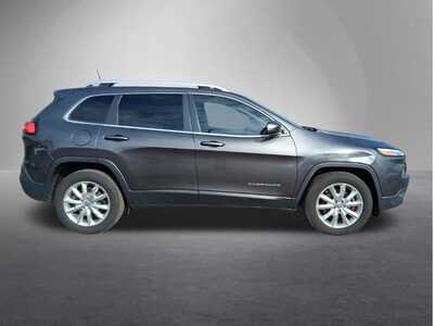 2016 Jeep Cherokee, $13990. Photo 2