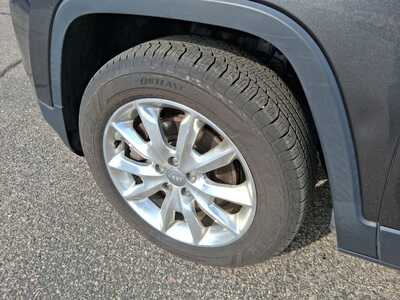 2016 Jeep Cherokee, $13990. Photo 7