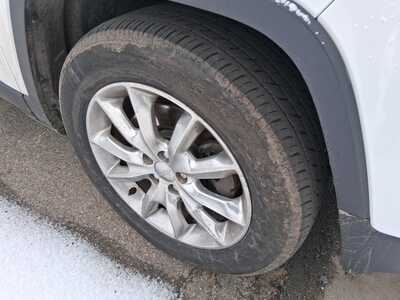 2014 Jeep Cherokee, $9876. Photo 4