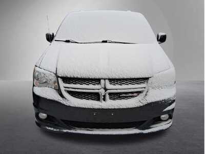 2018 Dodge Caravan, Grand, $9999. Photo 2