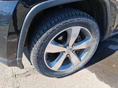 2014 Jeep Grand Cherokee, $9995. Photo 4