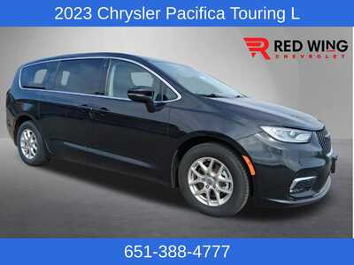 2023 Chrysler Pacifica, $23522. Photo 1