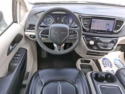 2023 Chrysler Pacifica, $24421. Photo 11