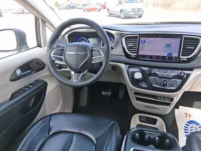 2023 Chrysler Pacifica, $24421. Photo 12