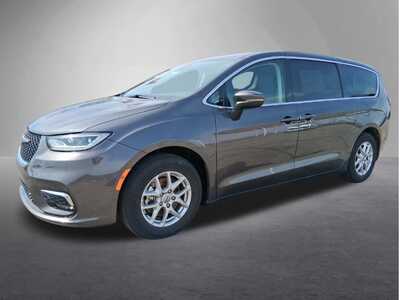 2023 Chrysler Pacifica, $24421. Photo 5