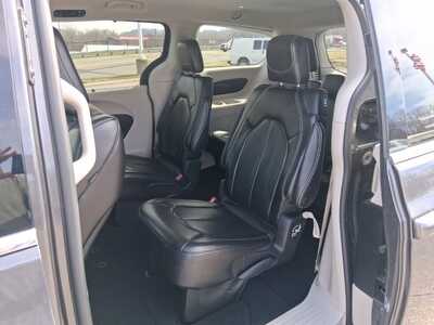 2023 Chrysler Pacifica, $24421. Photo 9