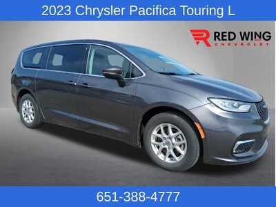 2023 Chrysler Pacifica, $24421. Photo 1