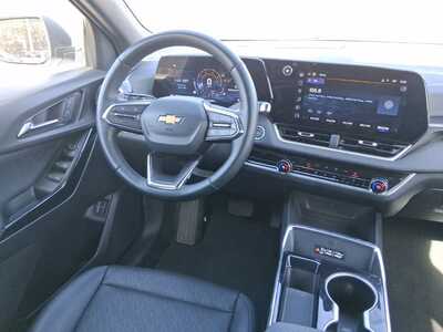 2025 Chevrolet Equinox, $26677. Photo 11