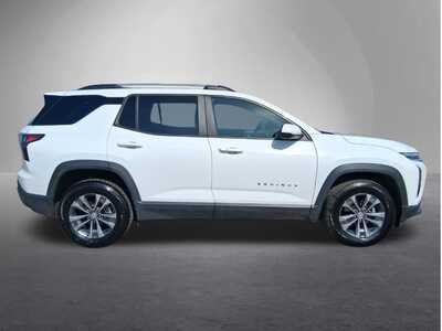 2025 Chevrolet Equinox, $26677. Photo 2