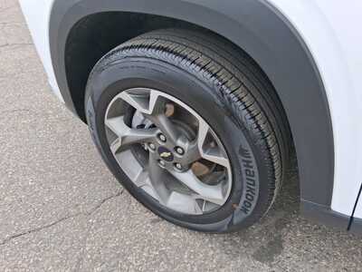 2025 Chevrolet Trax, $20443. Photo 7