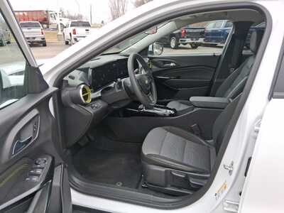 2025 Chevrolet Trax, $20443. Photo 8