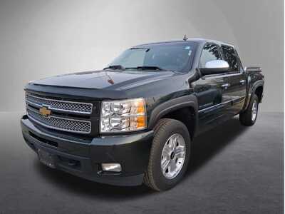 2013 Chevrolet 1500 Crew Cab, $9995. Photo 3