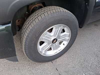 2013 Chevrolet 1500 Crew Cab, $9995. Photo 4