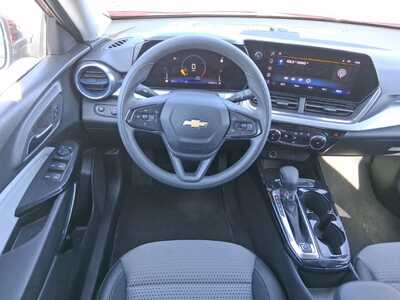 2025 Chevrolet Trax, $20319. Photo 10