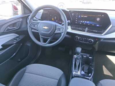 2025 Chevrolet Trax, $20319. Photo 11