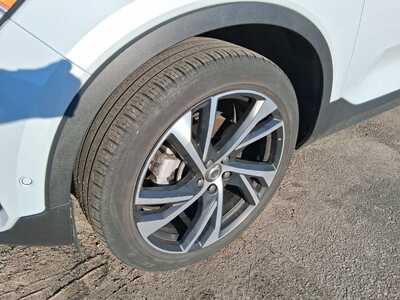 2022 Volvo XC40, $25995. Photo 4