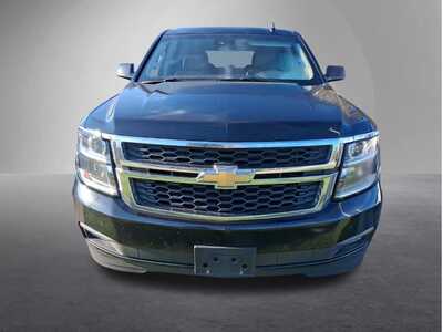 2017 Chevrolet Suburban, $11995. Photo 2