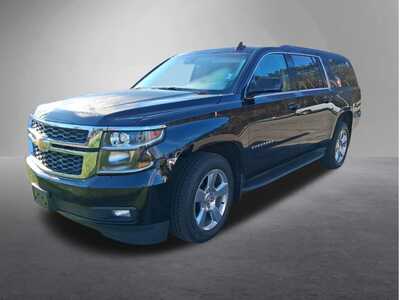 2017 Chevrolet Suburban, $11995. Photo 3