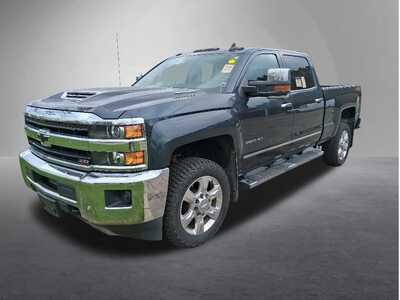 2019 Chevrolet 2500 Crew Cab, $44990. Photo 3