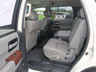 2016 Toyota Sequoia, $28894. Photo 9
