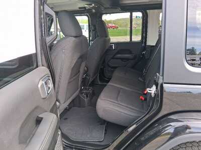 2023 Jeep Wrangler, $40500. Photo 9