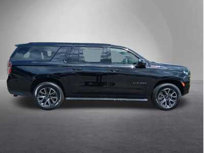 2021 Chevrolet Suburban, $43500. Photo 2