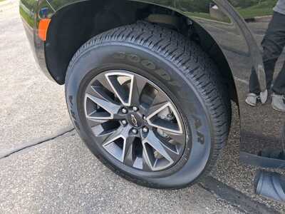 2021 Chevrolet Suburban, $43500. Photo 7