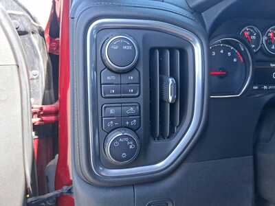 2022 Chevrolet 1500 Crew Cab, $41497. Photo 12