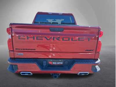 2022 Chevrolet 1500 Crew Cab, $41497. Photo 3
