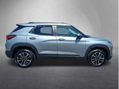 2025 Chevrolet TrailBlazer, $24518. Photo 2
