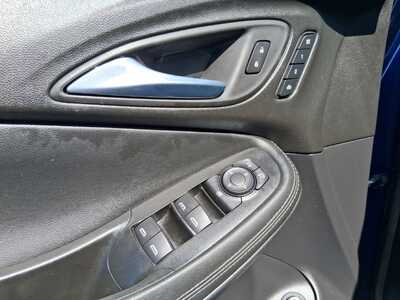 2022 Buick Encore GX, $21688. Photo 12