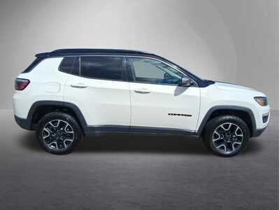 2019 Jeep Compass, $16488. Photo 2