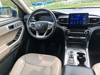2021 Ford Explorer, $23290. Photo 12