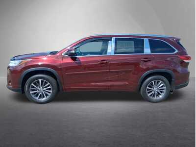 2017 Toyota Highlander, $24998. Photo 4