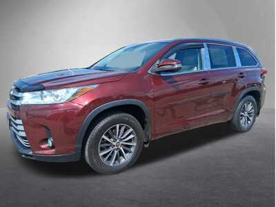 2017 Toyota Highlander, $24998. Photo 5