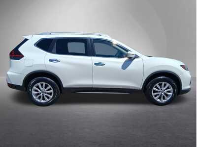 2020 Nissan Rogue, $15644. Photo 2
