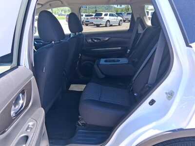 2020 Nissan Rogue, $15644. Photo 9